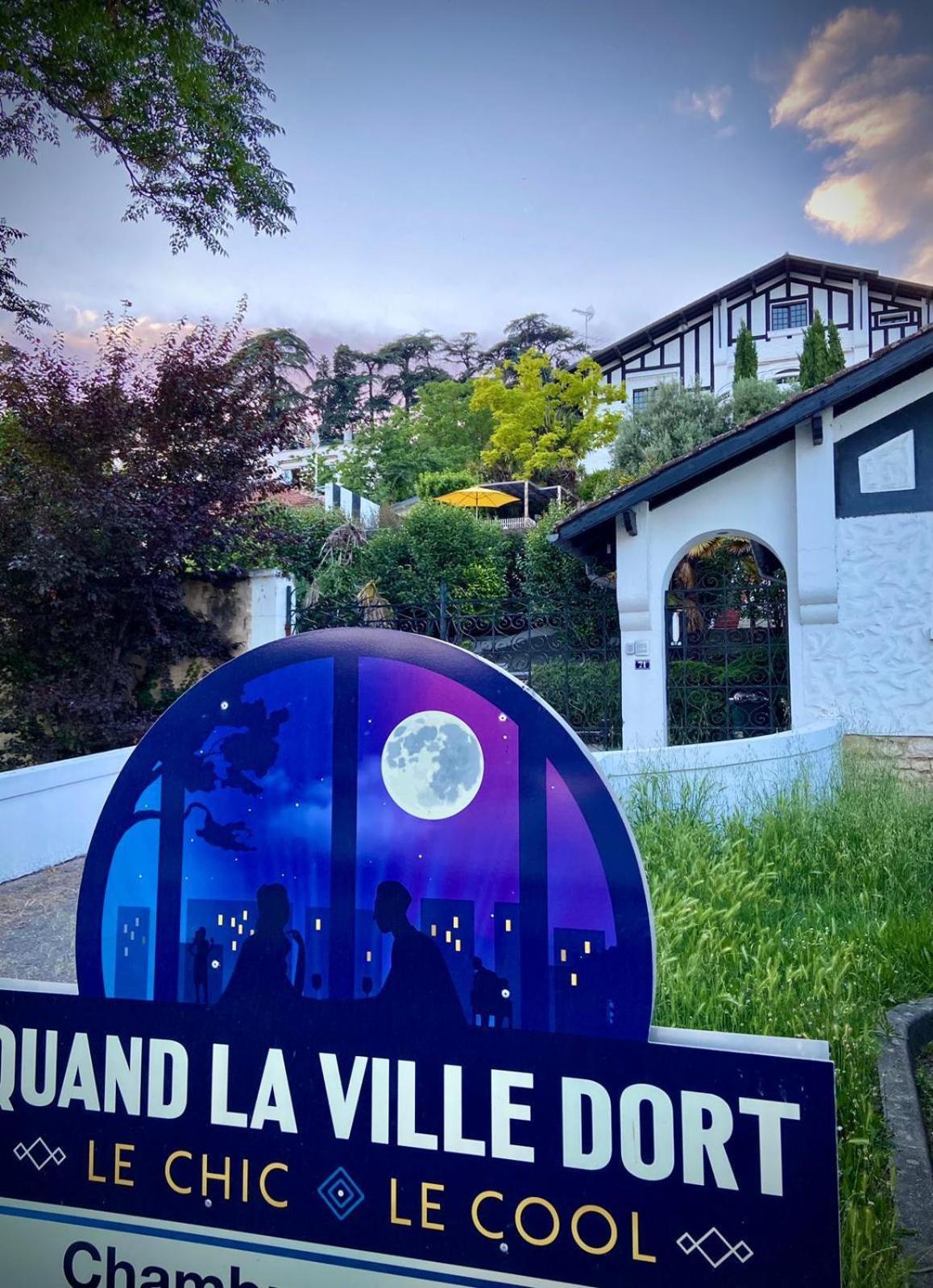 Quand La Ville Dort Agen Buitenkant foto
