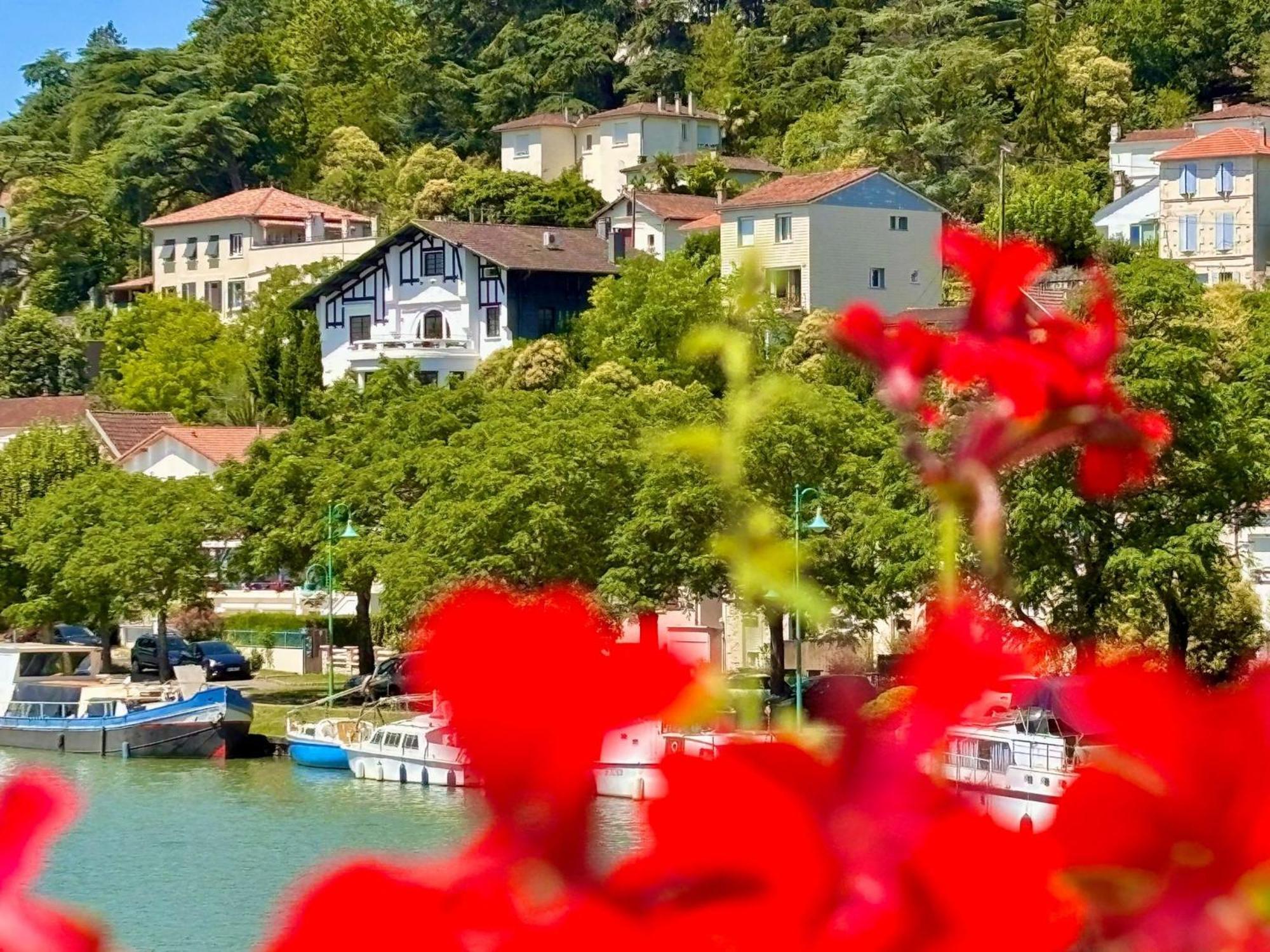 Quand La Ville Dort Agen Buitenkant foto